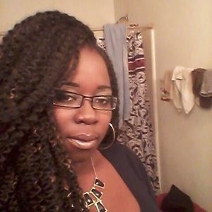 Meet your Posher, Antonnyea-dolores